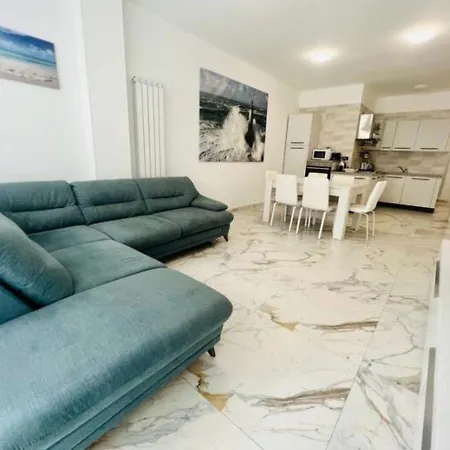 Elegante Trilocale Casinò Di Sanremo